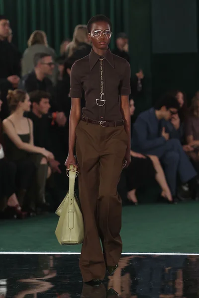 Look 52